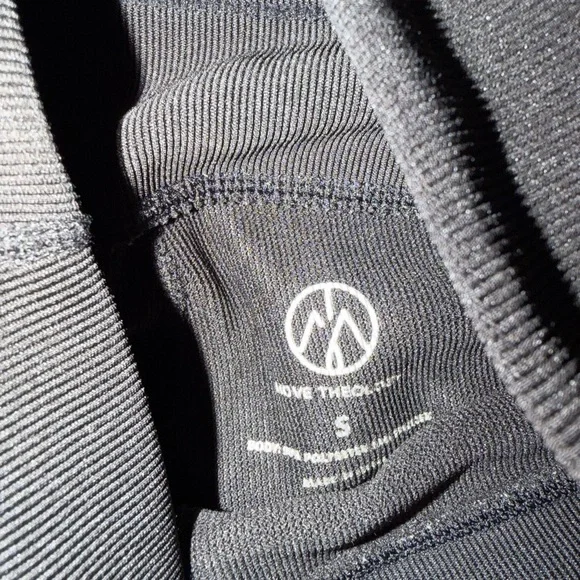 Move theology Black workout set - Picture 6 of 6